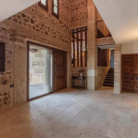Villa Mansion 35min Madrid - Cine - Piscina - Bbq